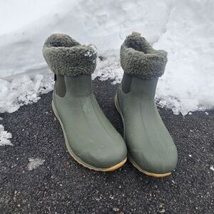 LL Bean Women's Wellie snow/rain boot size 7